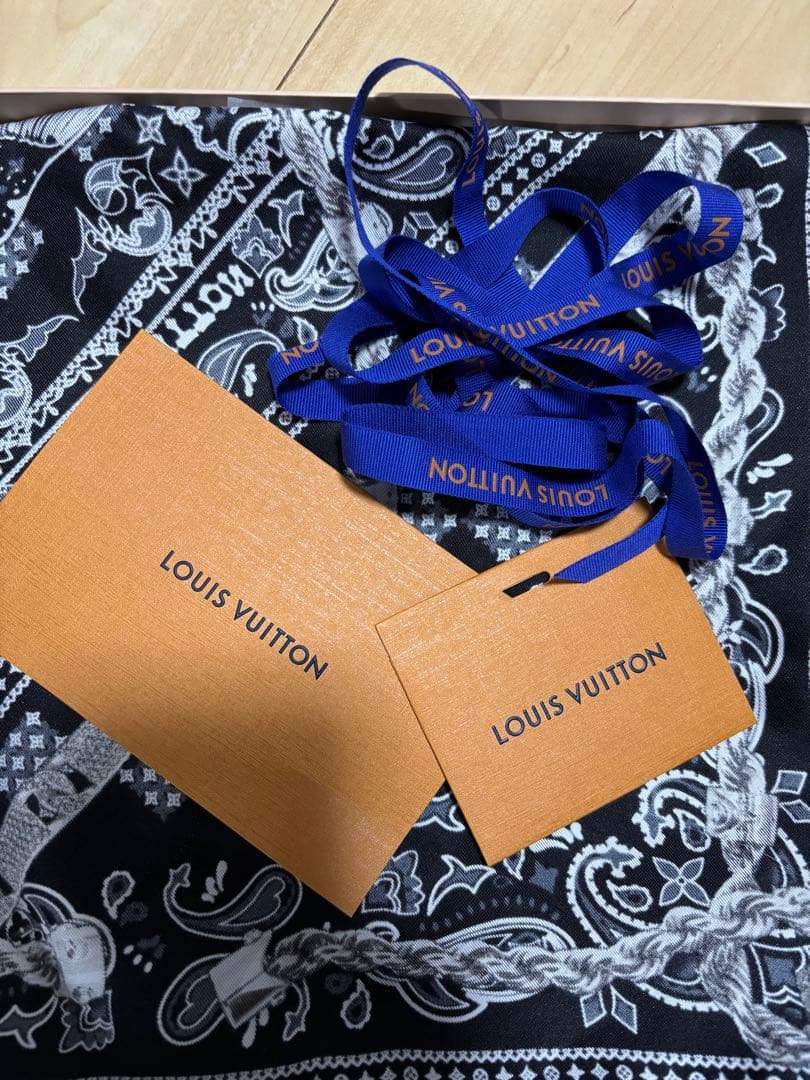 ルイヴィトン　24aw シルク　バンダナ　スカーフ