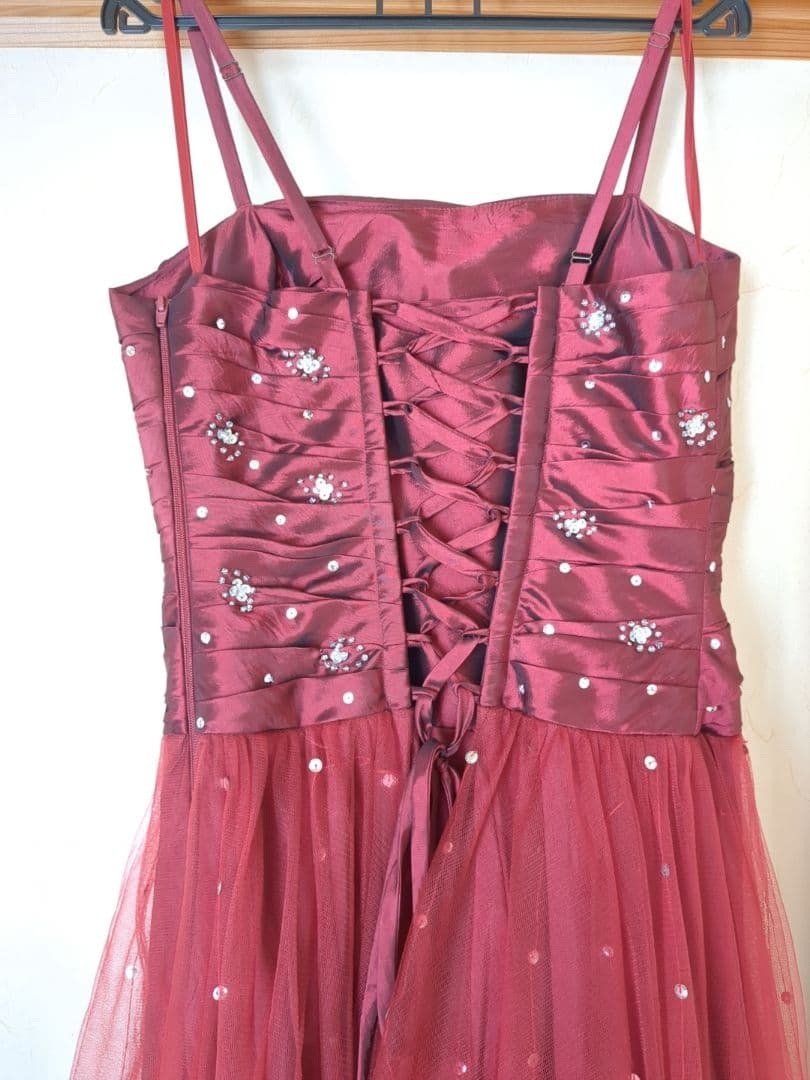 お値下げ中 ドレスルームアミ バーガンディ ビーズ装飾 ロングドレス