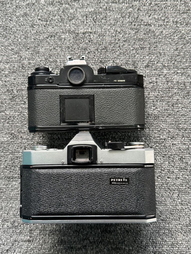 Nikon FE /Petri カメラ 2個 V021