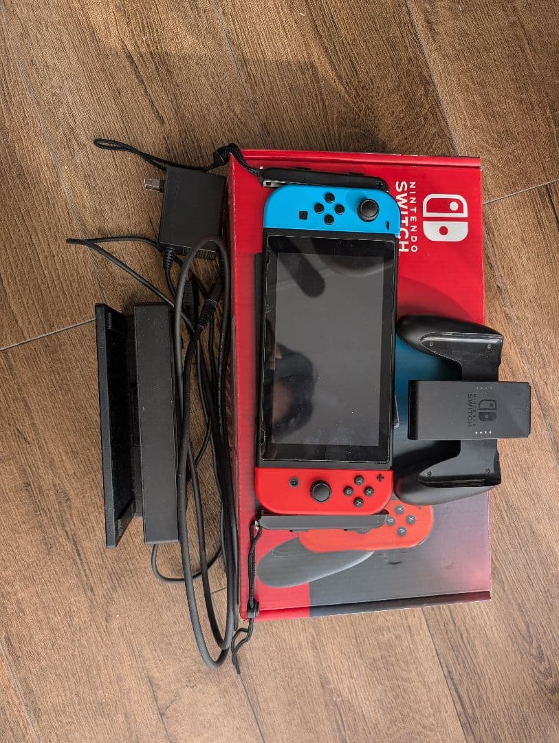 Nintendo Switch 本体 青/赤 Joy-Con 付属