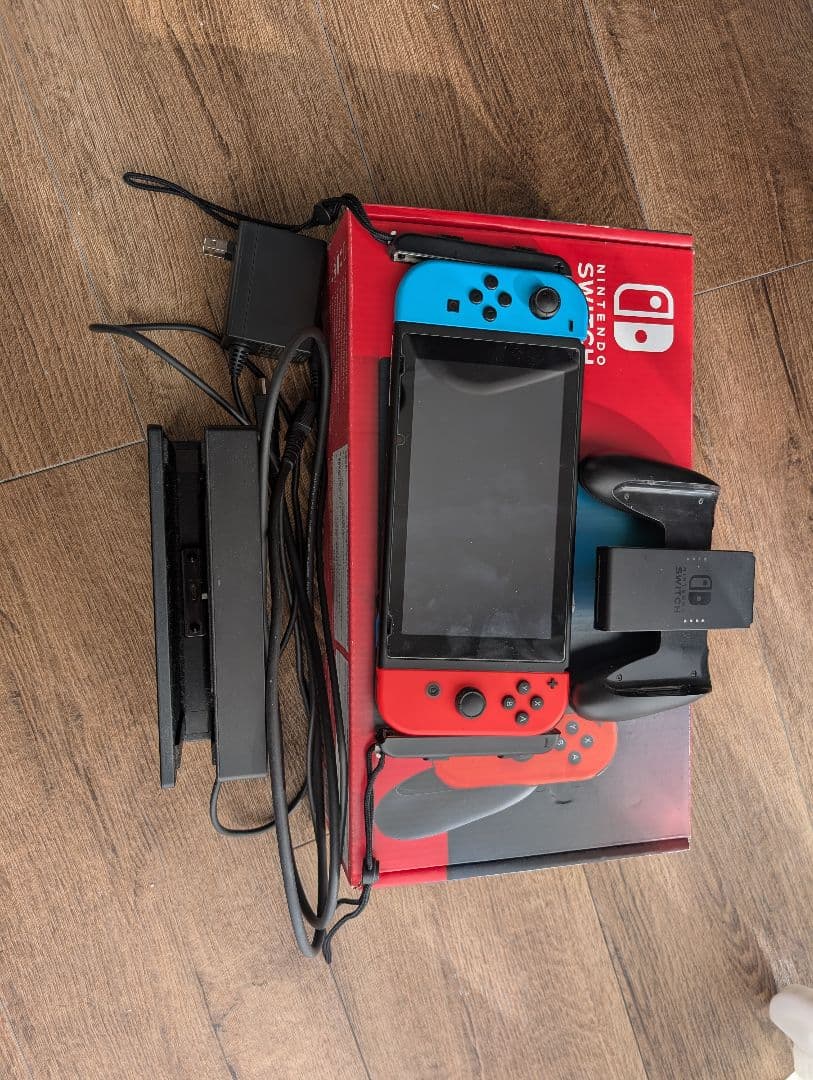 Nintendo Switch 本体 青/赤 Joy-Con 付属