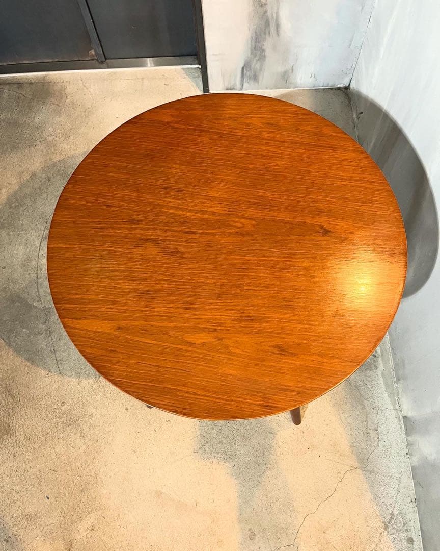 木製円形ダイニングテーブル ブラウン