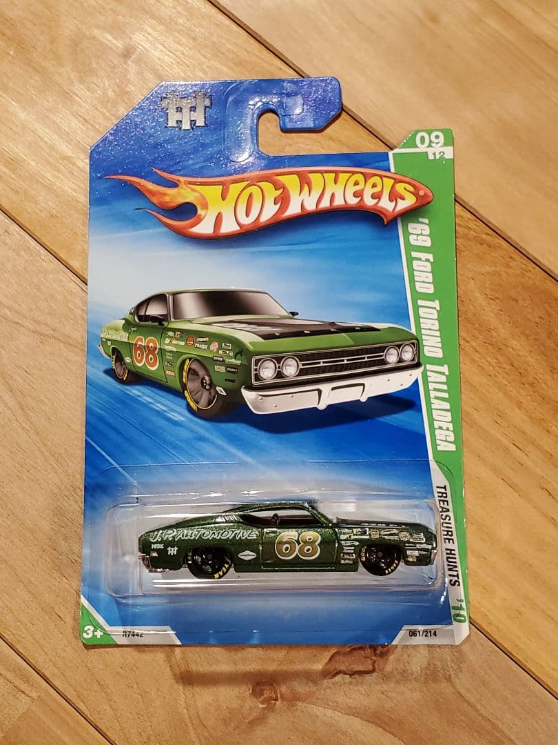 ホットウィール スーパートレジャーハント フォード トリノタラデガ