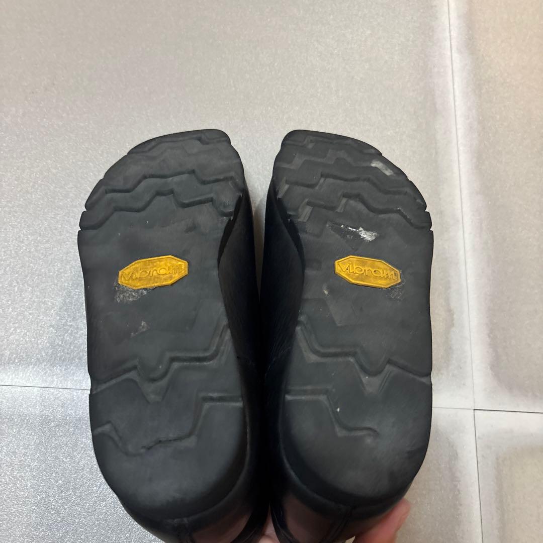 クラークス ワラビーブーツ ゴアテックス 26本革 ビブラム 黒