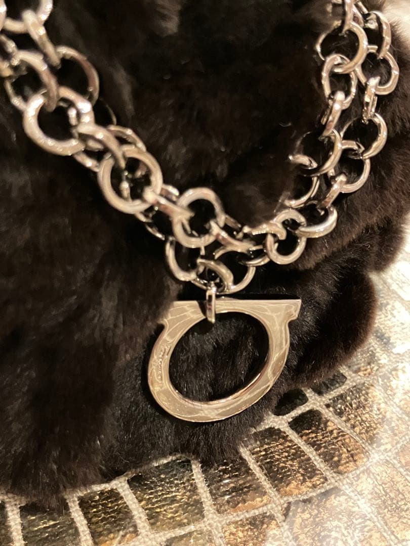 Ferragamo パーティーバッグ 黒 ファー　リザード　ミンク
