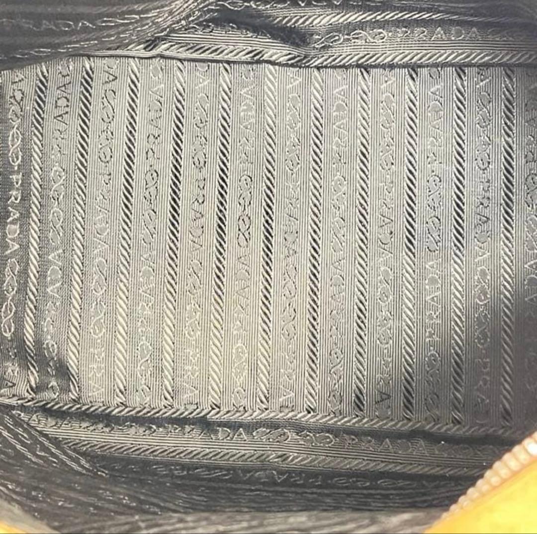 PRADA ベージュ ハンドバッグ