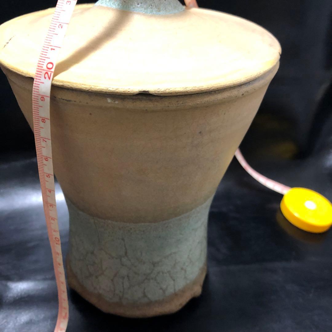 美しい古美術◼️蔵の裏からかなり雰囲気のある蓋のある花瓶のような謎の陶器が出て来た