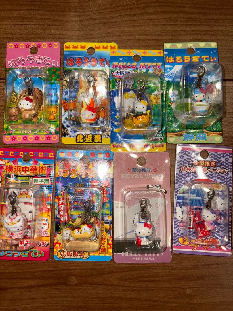 サンリオ　ご当地ハローキティ　ファスナーマスコット　根付けストラップなど32点