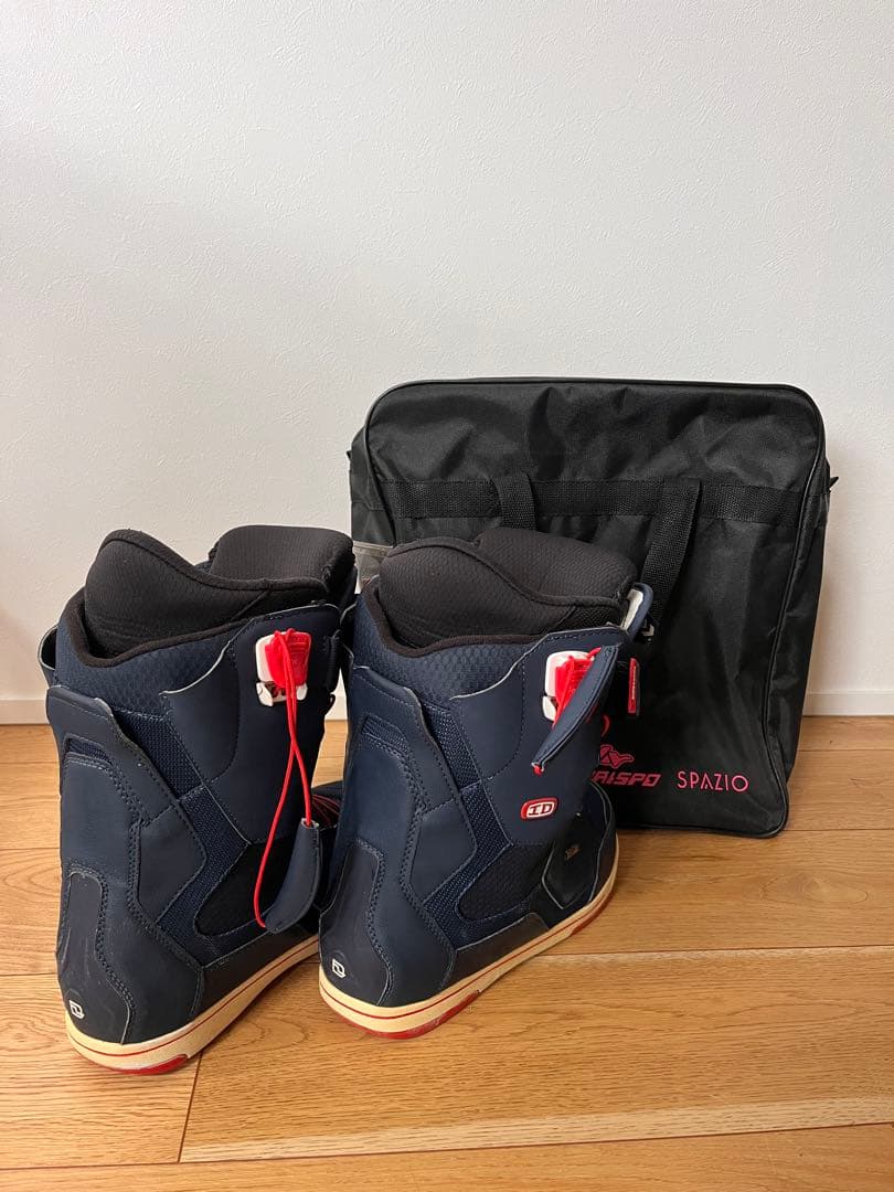 【美品】DEELUXE（ディーラックス） スノーボードブーツ／収納バッグ付き