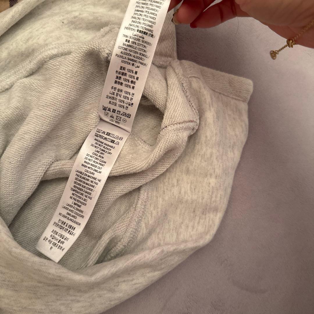バーバリー　BURBERRY グレー トレーナー　4Y