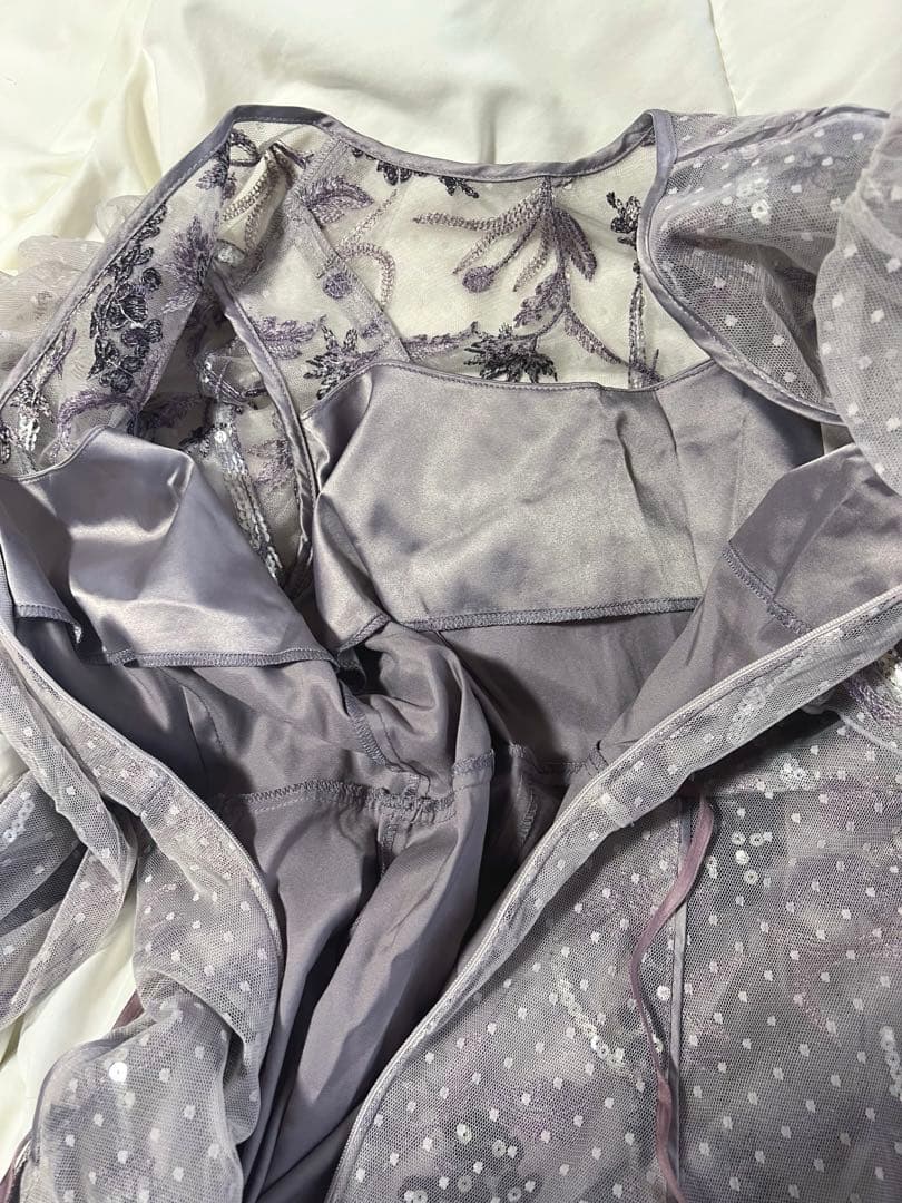 【最終価格】SNIDEL シャイニーエンブロイダリーワンピース