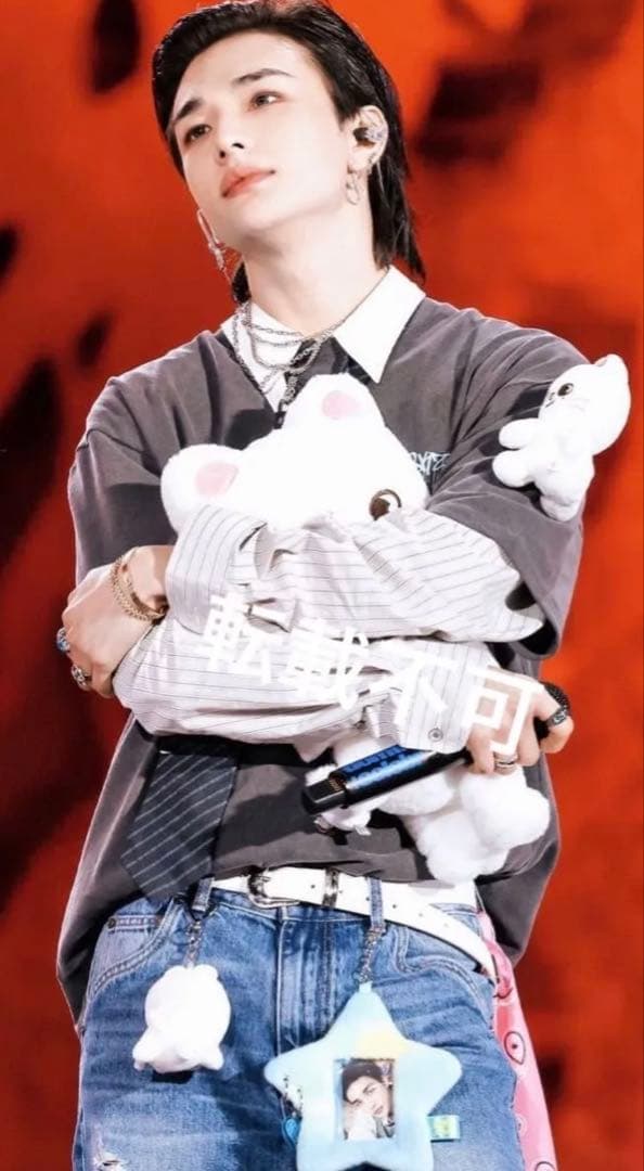 ヒョンジン plush bag マグネット lying シルバー キーリング - メルカリ