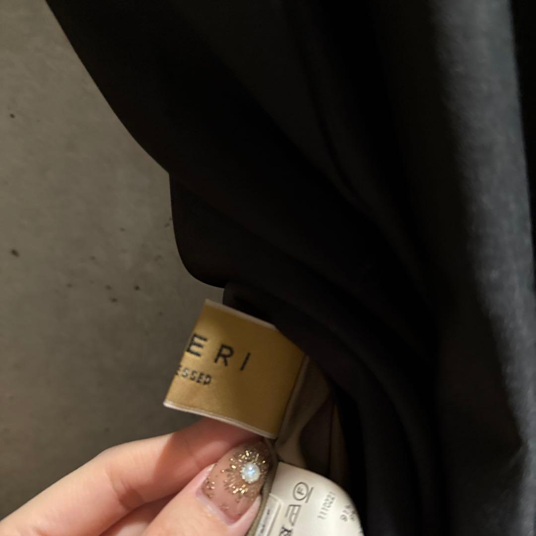 AMERI UND RENEE CUTWORK DRESS 結婚式