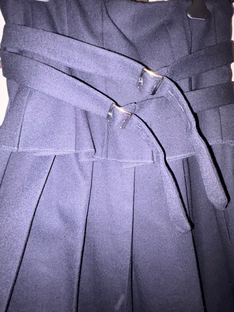 【COMME des GARÇONS】　2重ベルト2段プリーツスカート