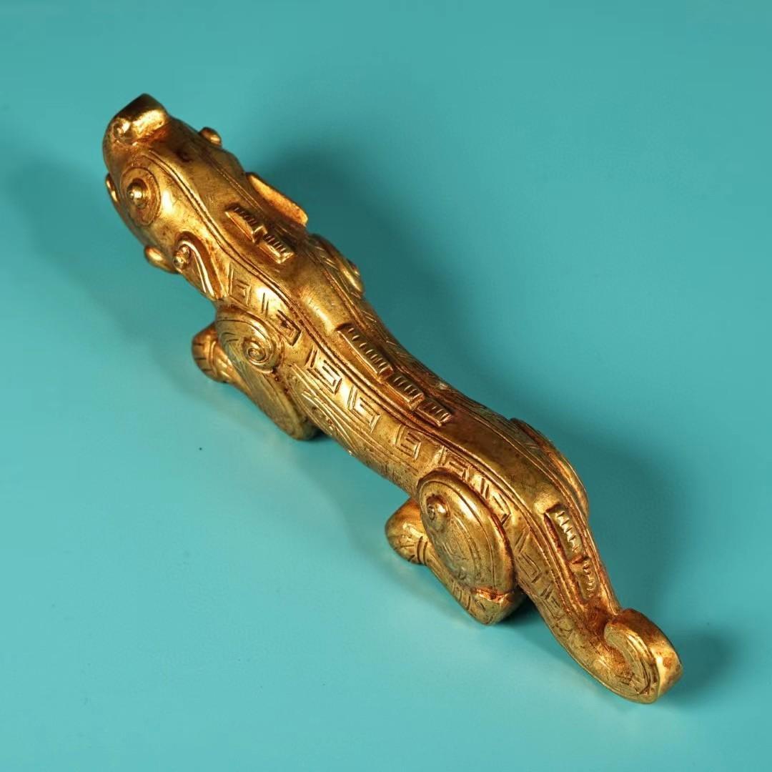 中国古美術・旧蔵鎏金の虎符・兵符・純銅製・高浮彫・置物・書道具・文房具・風水開運
