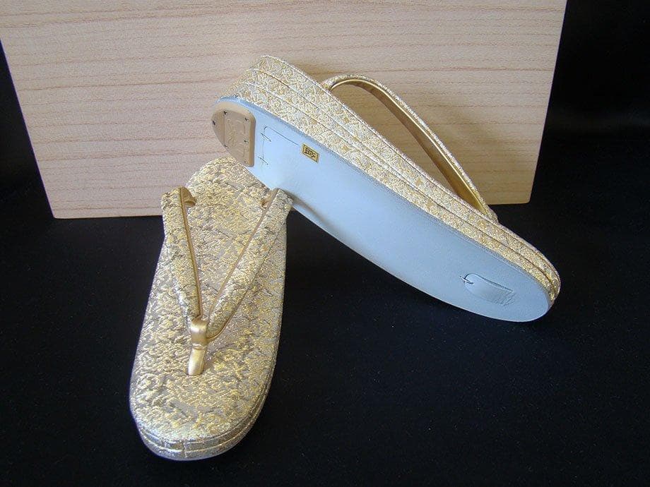 新古品 訪問着・礼装用 帯地 草履・バッグ セット Zs1002チョコ