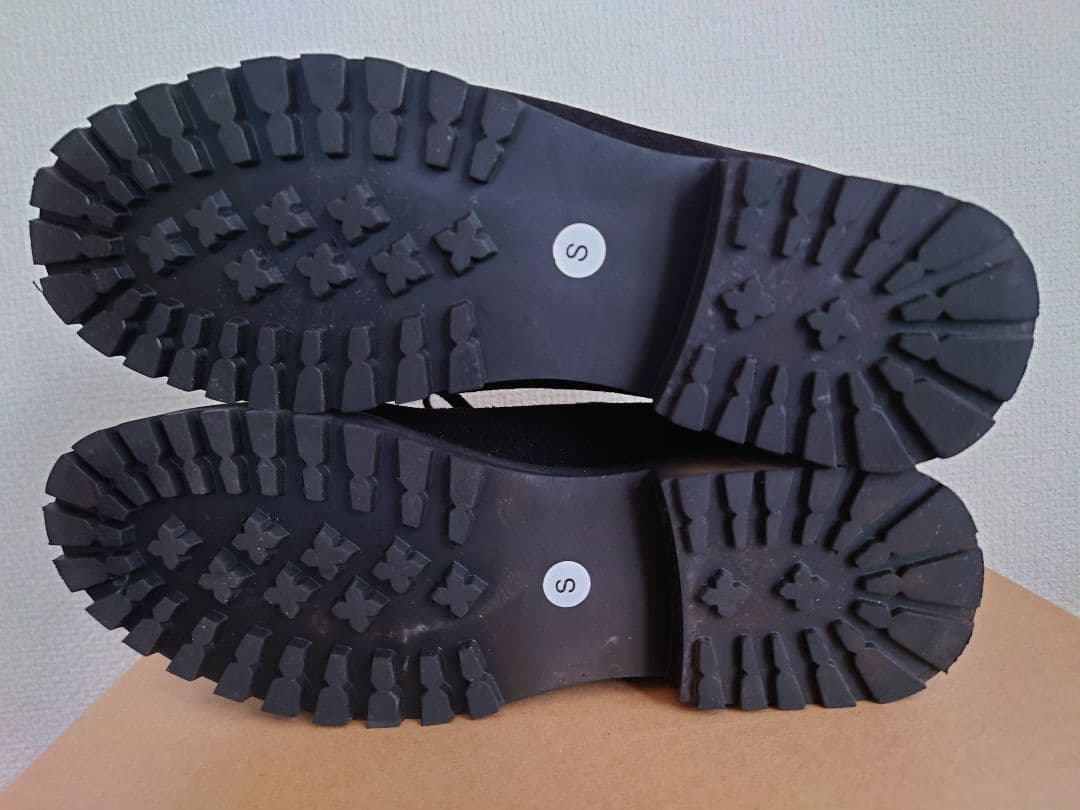 靴 shiun BLACK SUEDE MOCCASIN S