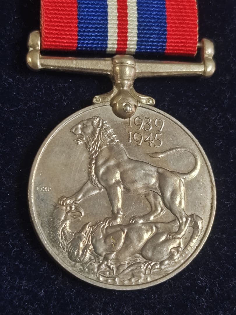 英国勲章・第二次世界大戦（1939～1945年）、刻印有、アンティーク