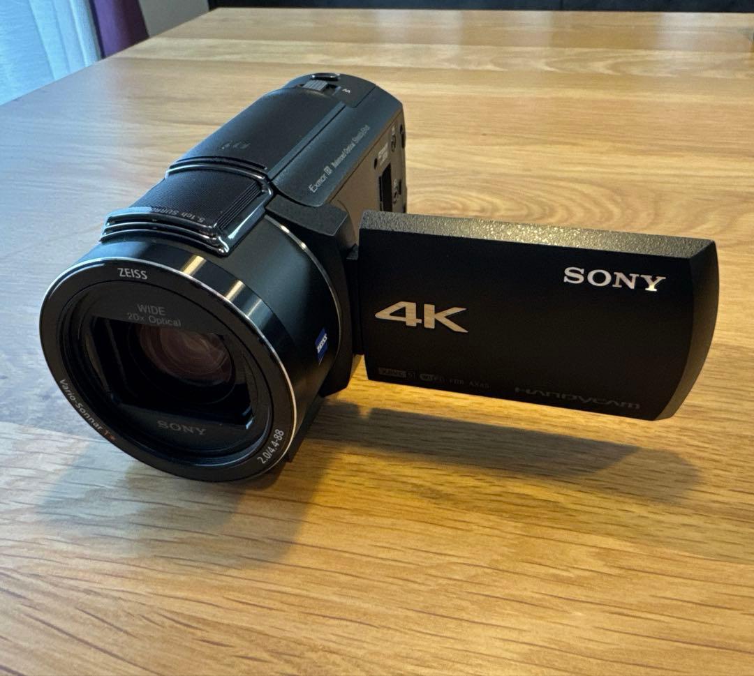SONY 4K Handycam FDR-AX45 ケース／小型グリップ三脚付き