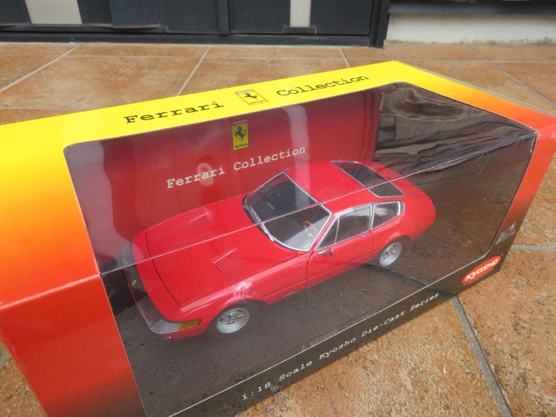 京商　1/18　フェラーリ365GTB4（デイトナ）