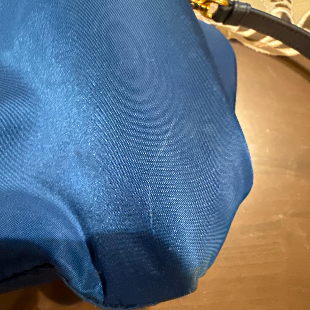PRADA ブルーハンドバッグ