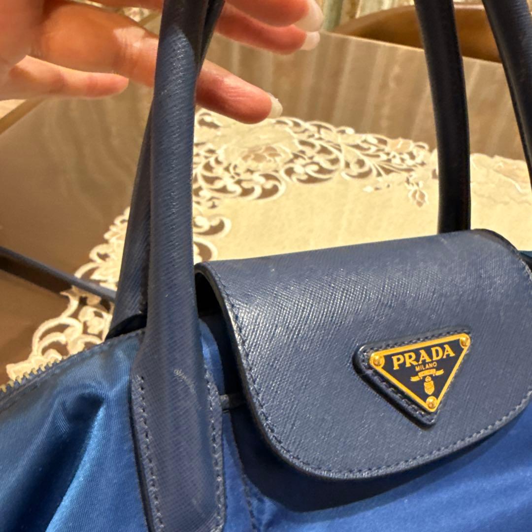 PRADA ブルーハンドバッグ