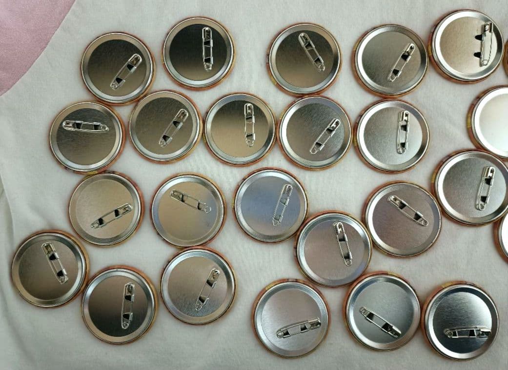 すとぷり　るぅと　缶バッチ　るとわん　僕と君の秘密基地　等身