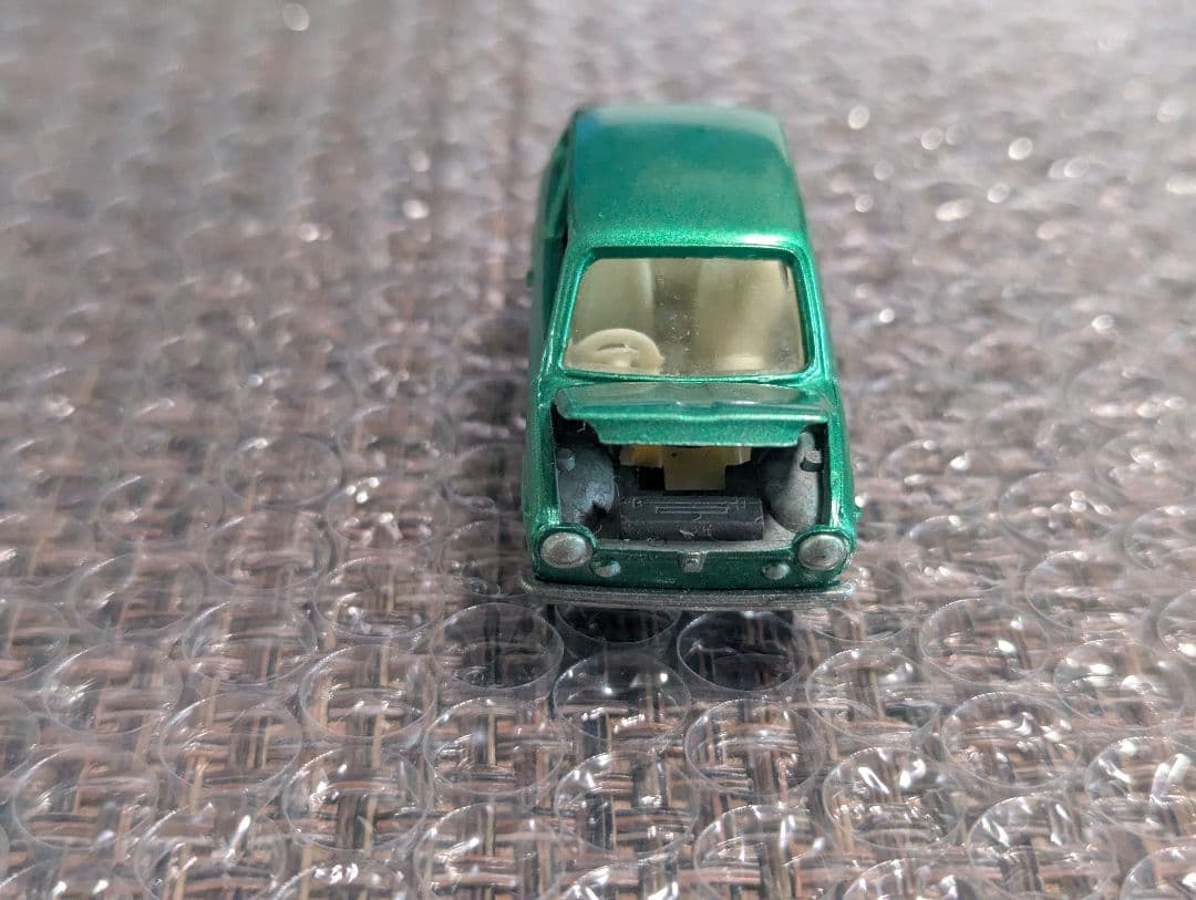 9 トミカ スバル r2 白シート 黒箱 日本製