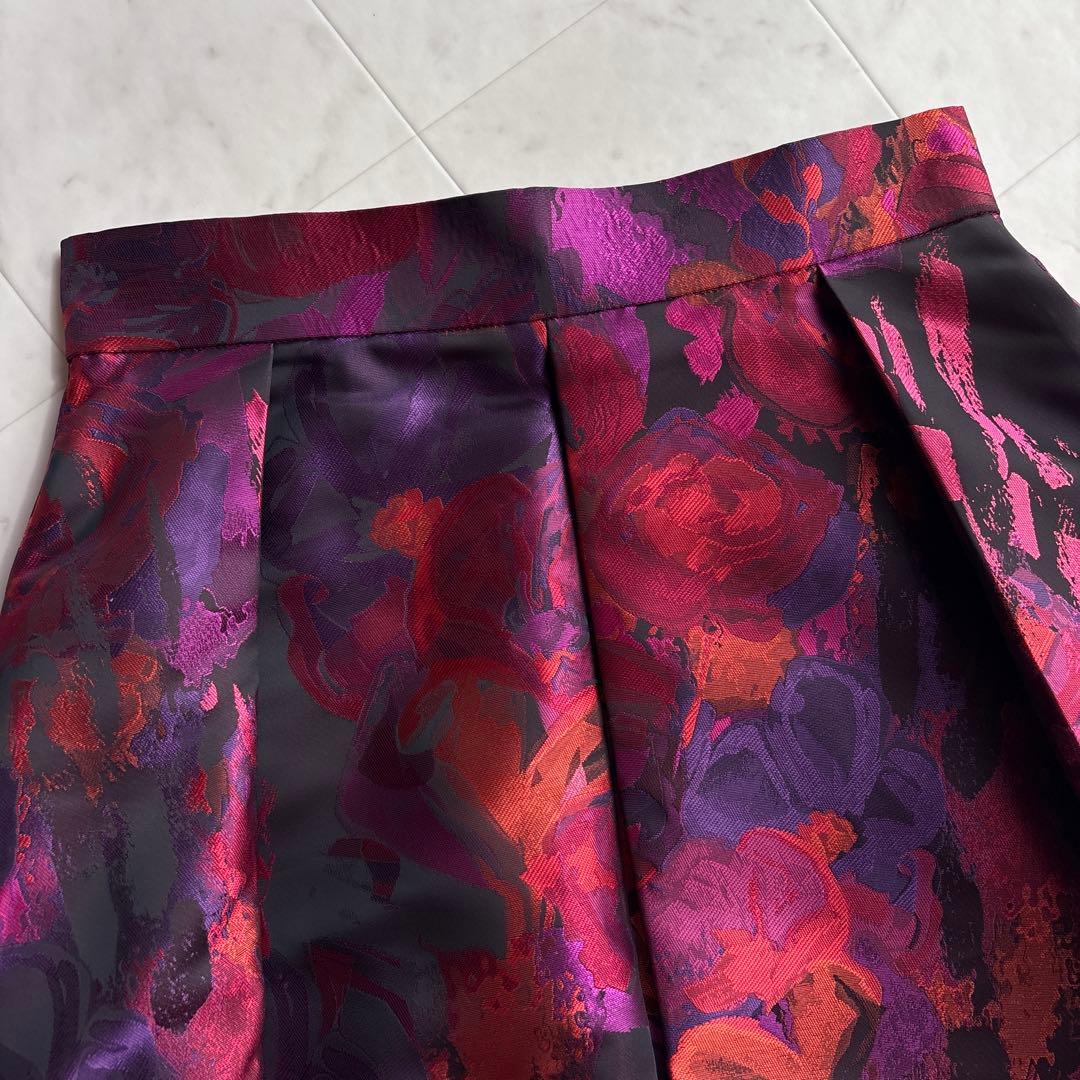 ルルウィルビー 未使用品 ネオンジャガードソフトタックスカート 総柄 サイズ2