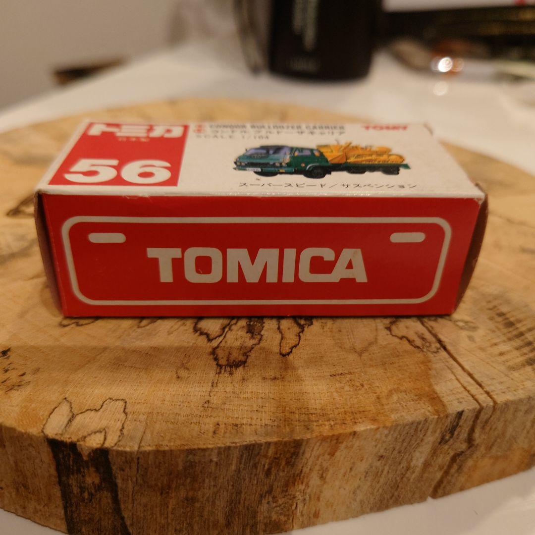 赤箱トミカ 56　UDトラックス コンドルブルドーザーキャリア　日本製