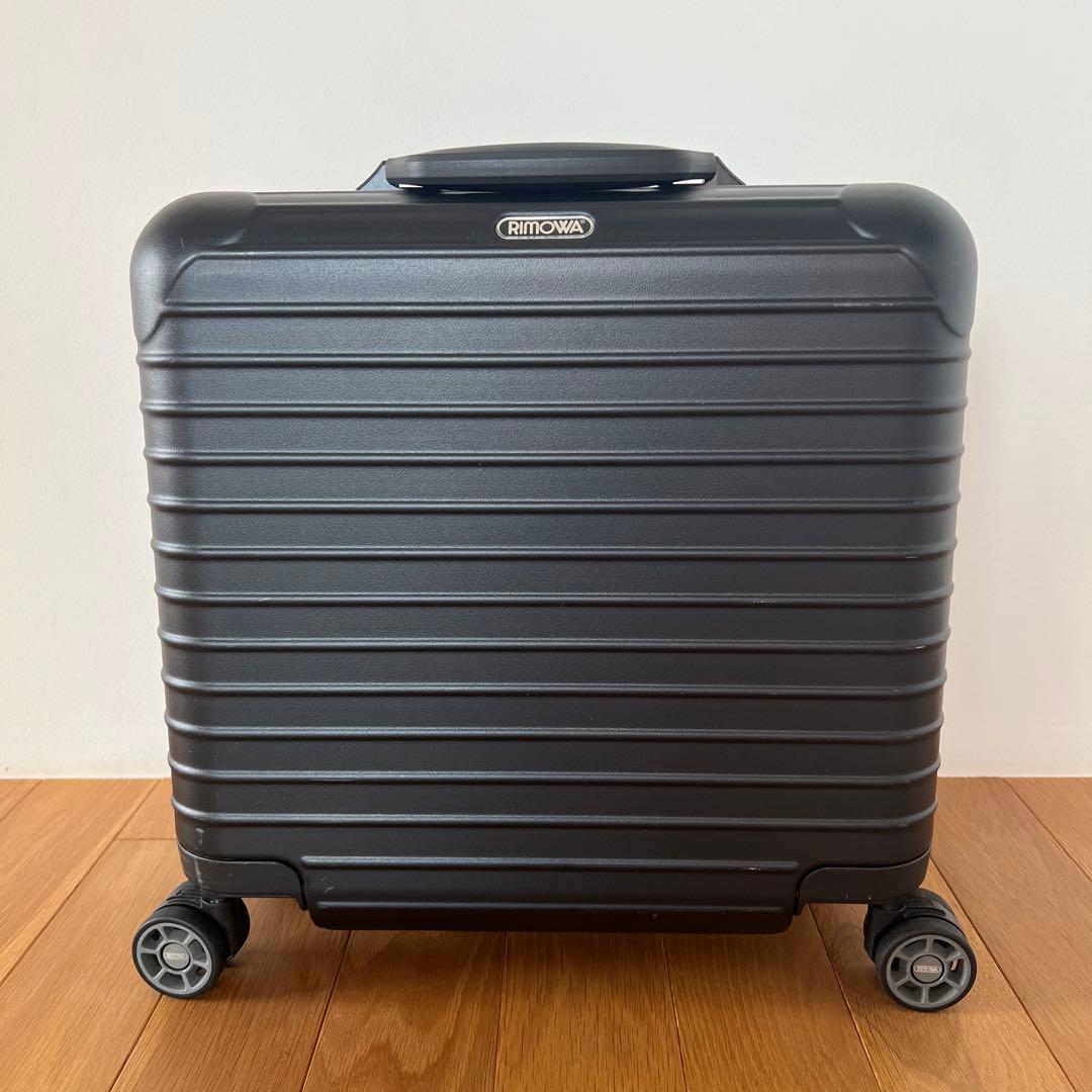 RIMOWAサルサビジネストロリー 機内持込み4輪TSAロック リモワ サルサ 27L 4輪 機内持ち込み TSAロック ビジネストローリー 黒