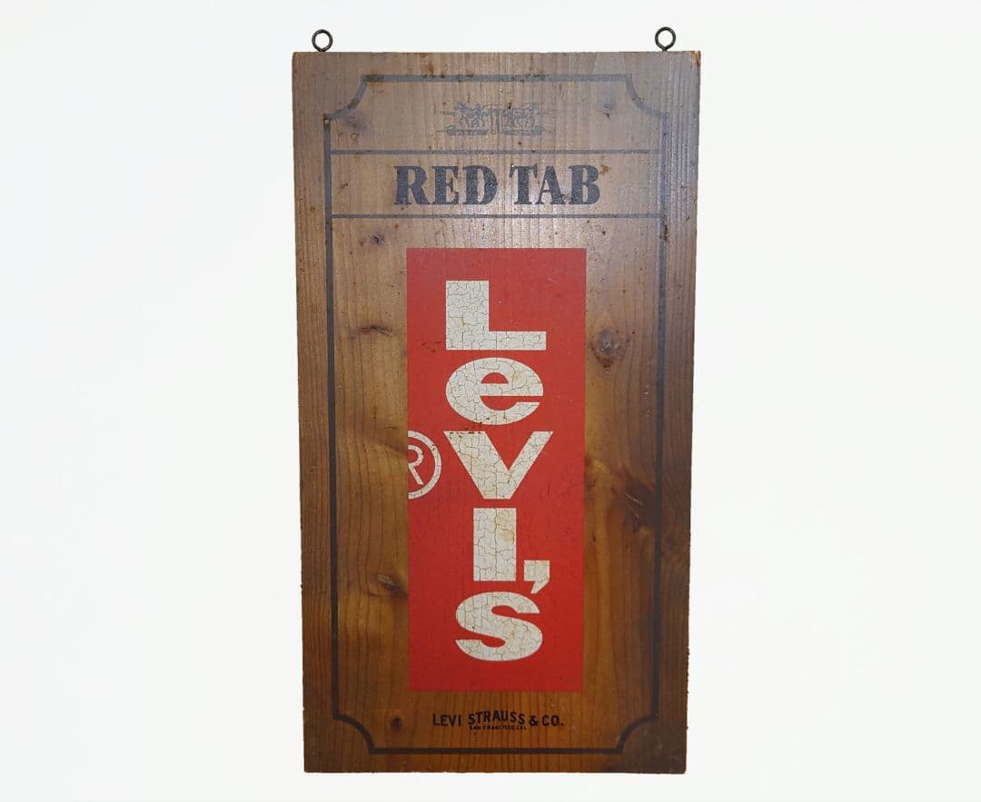 リーバイス 木製看板 REDTAB Levi's 木製看板【RED TAB】リーバイス 店頭用 非売品 - メルカリ