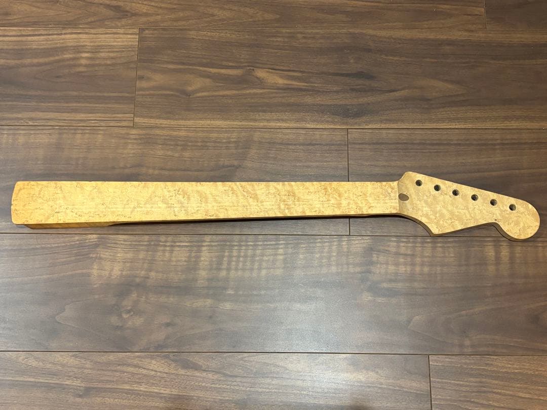 ストラト用 バーズアイ ワンピースメイプルネック 粗加工 未塗装 ストラト用 バーズアイ ワンピースメイプルネック 粗加工 未塗装