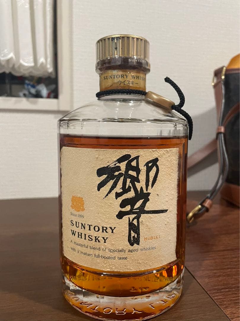 サントリーウイスキー 響 裏ゴールド ラベル 未開封 液面低い
