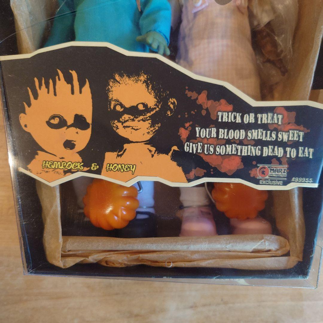 リビングデッドドールズ 限定3996体：Hemlock and Honey