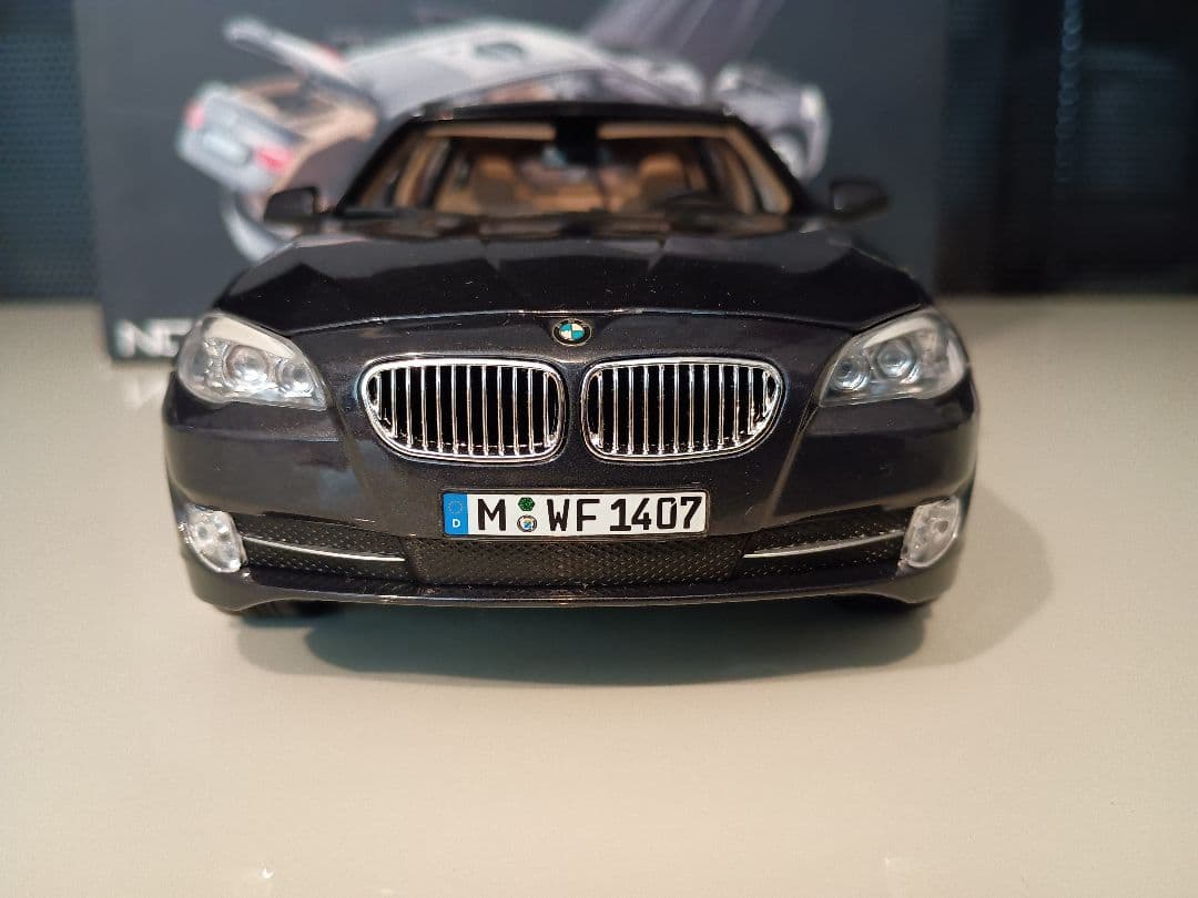 ノレブ NOREV BMW 550i ツーリング 5シリーズ 2010 1/18