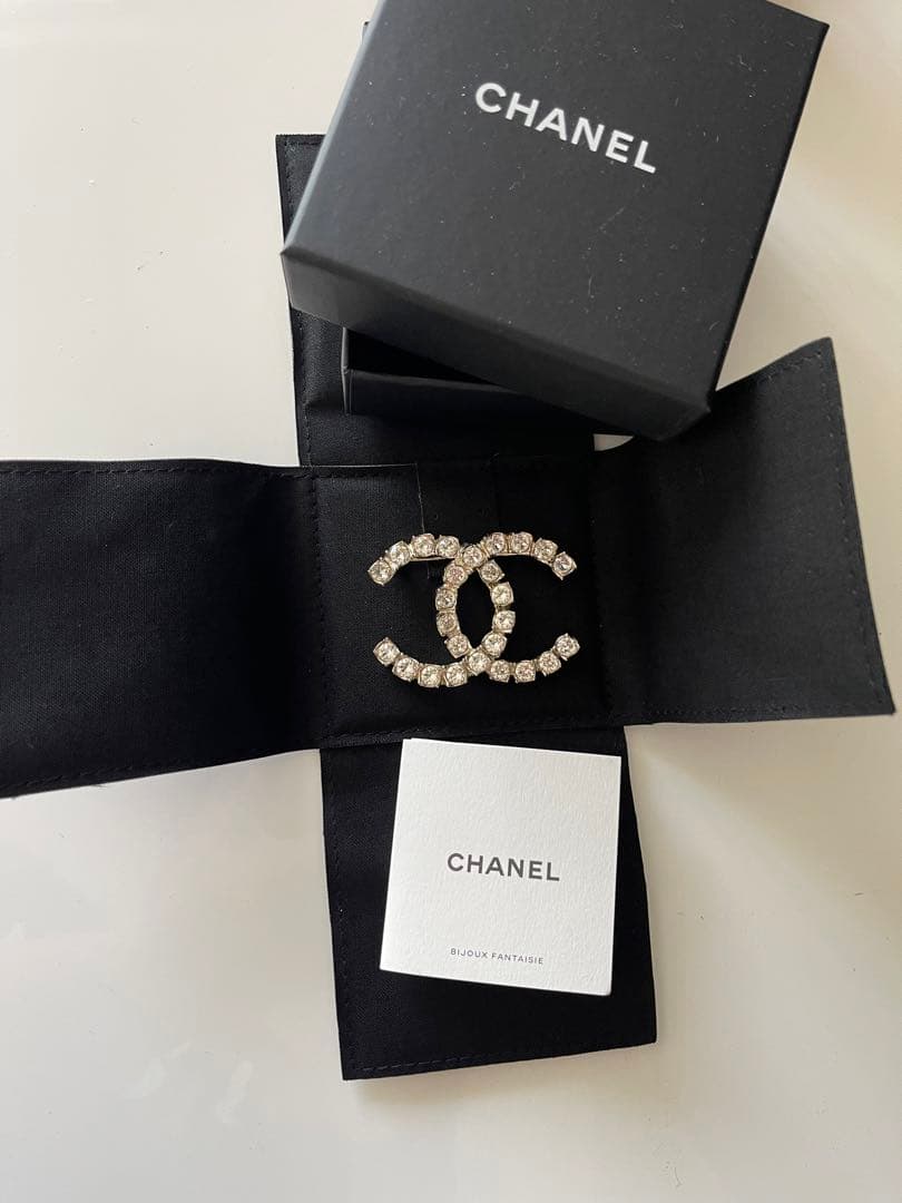CHANEL ブローチ ゴールド 大きめデザイン