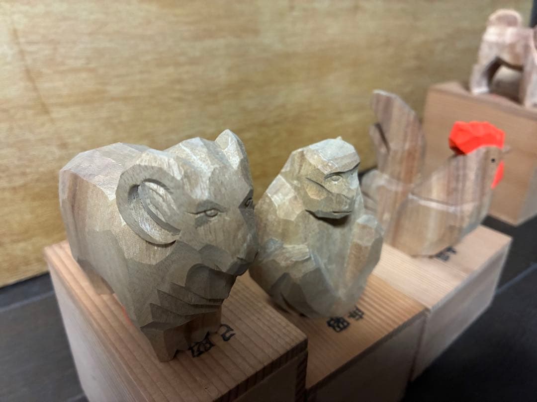 伊勢神宮 木彫り 干支置物セット 桐箱付き