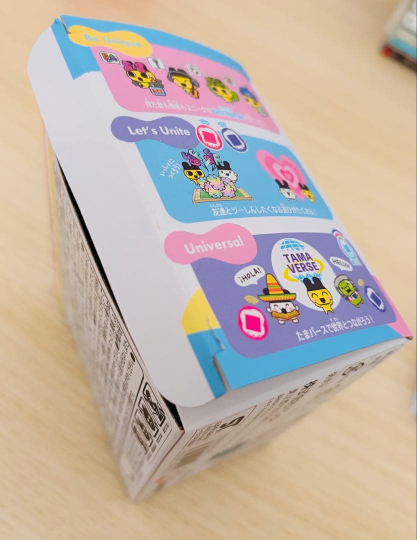 パ*パ様 Tamagotchi Uni Prism White