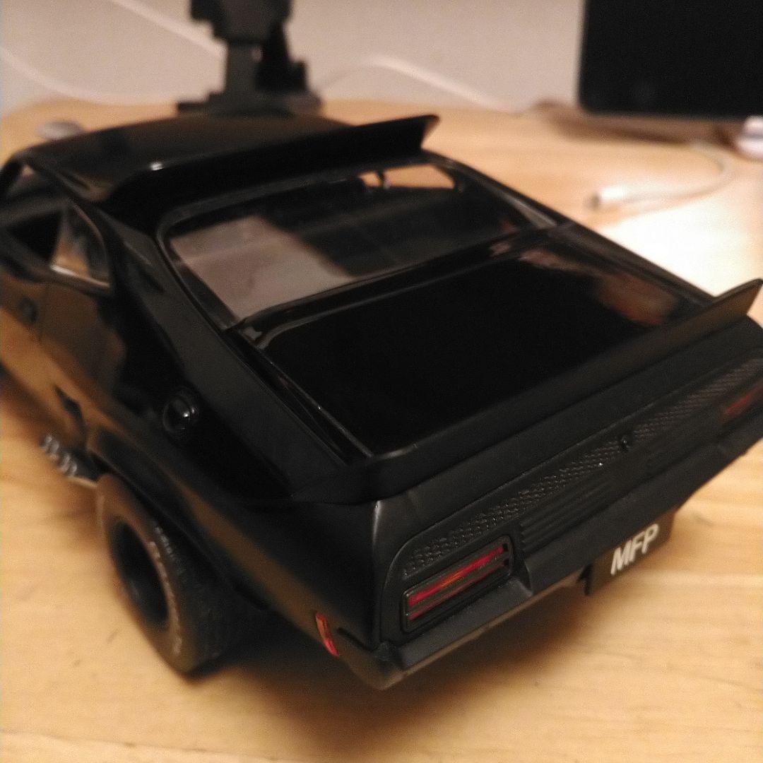 た*吉様 グリーンライト　1/18 MADMAX インターセプター　車両のみ