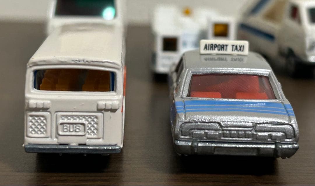 トミカ ANA 新空港セット セドリック空港タクシー