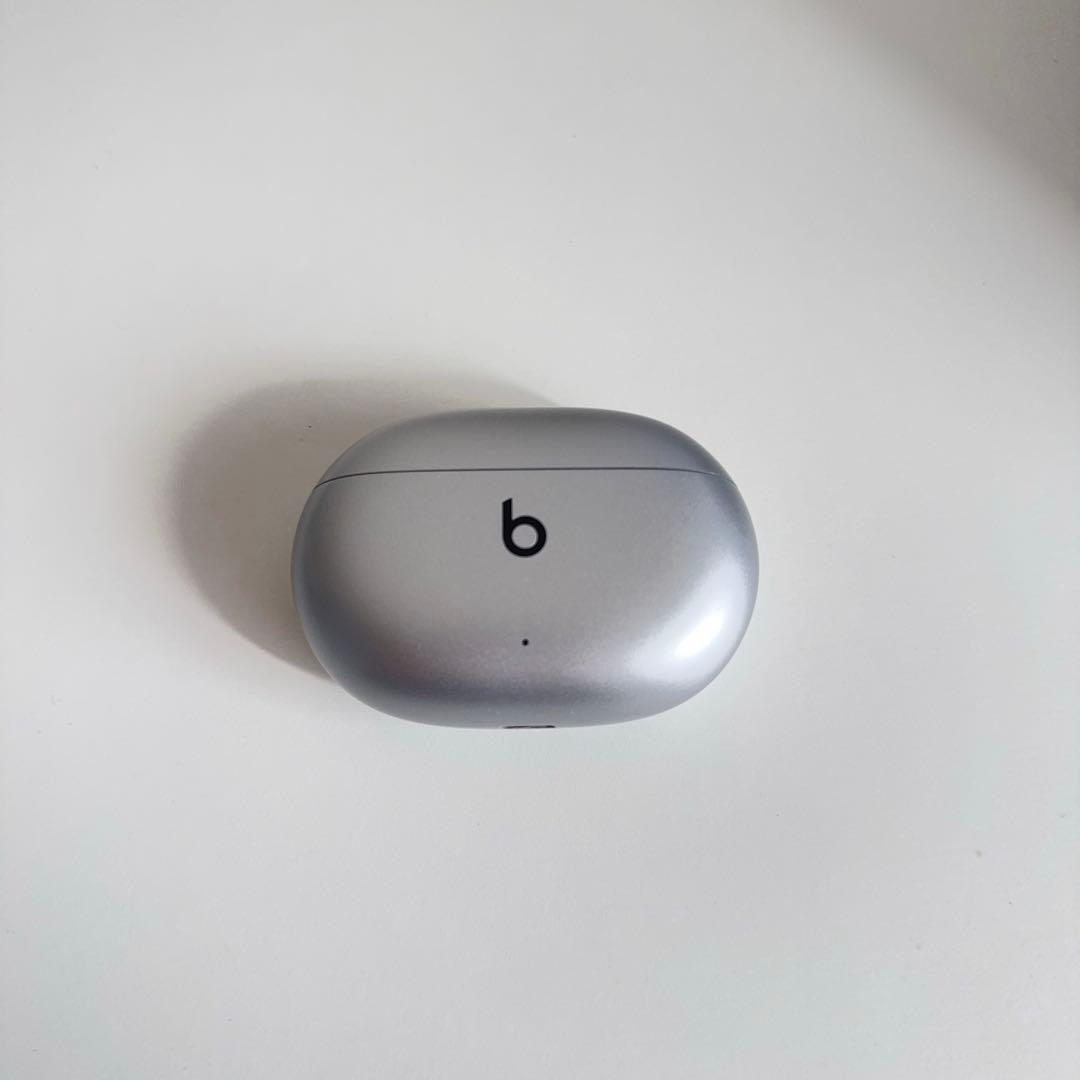 限定カラー｜Beats Studio Buds + コズミックシルバー ケース付 Beats