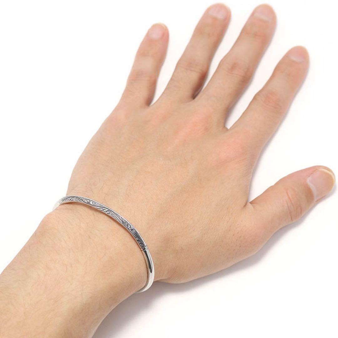 Suman Dhakhwa シルバーブレスレット