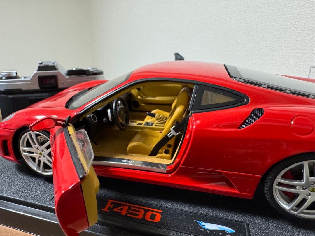 ホットウィール　エリート 1/18 フェラーリ F430