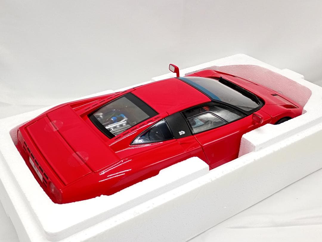 KK Scale 1/12 ブガッティ EB110 1991 (レッド)