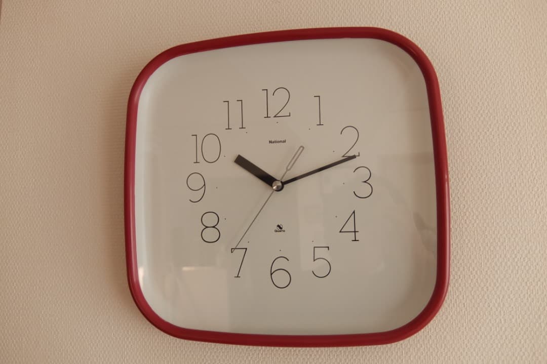【美品】70’sナショナルクロック 掛時計 鮮烈レッドのラウンデッドレクタングル