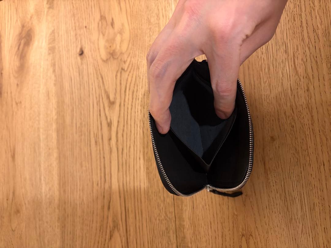 【美品】アーツアンドサイエンス　Zip case S ブラック　レザー　財布