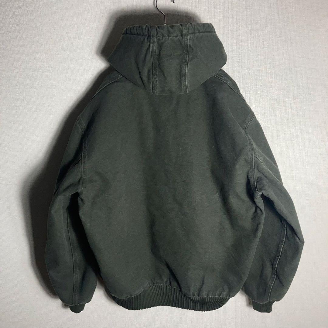 【人気カラー】Carhartt アクティブジャケット 革ロゴ モスグリーン.