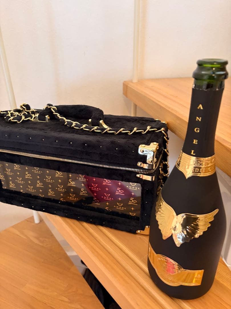 エンジェル シャンパン 5周年記念 ファージップタイプケース - メルカリ