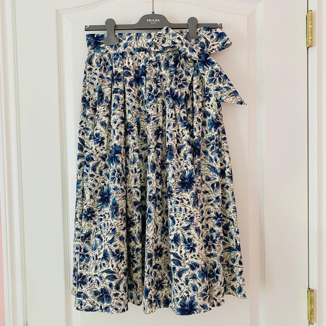 プラダ　フレアスカート　40 新品